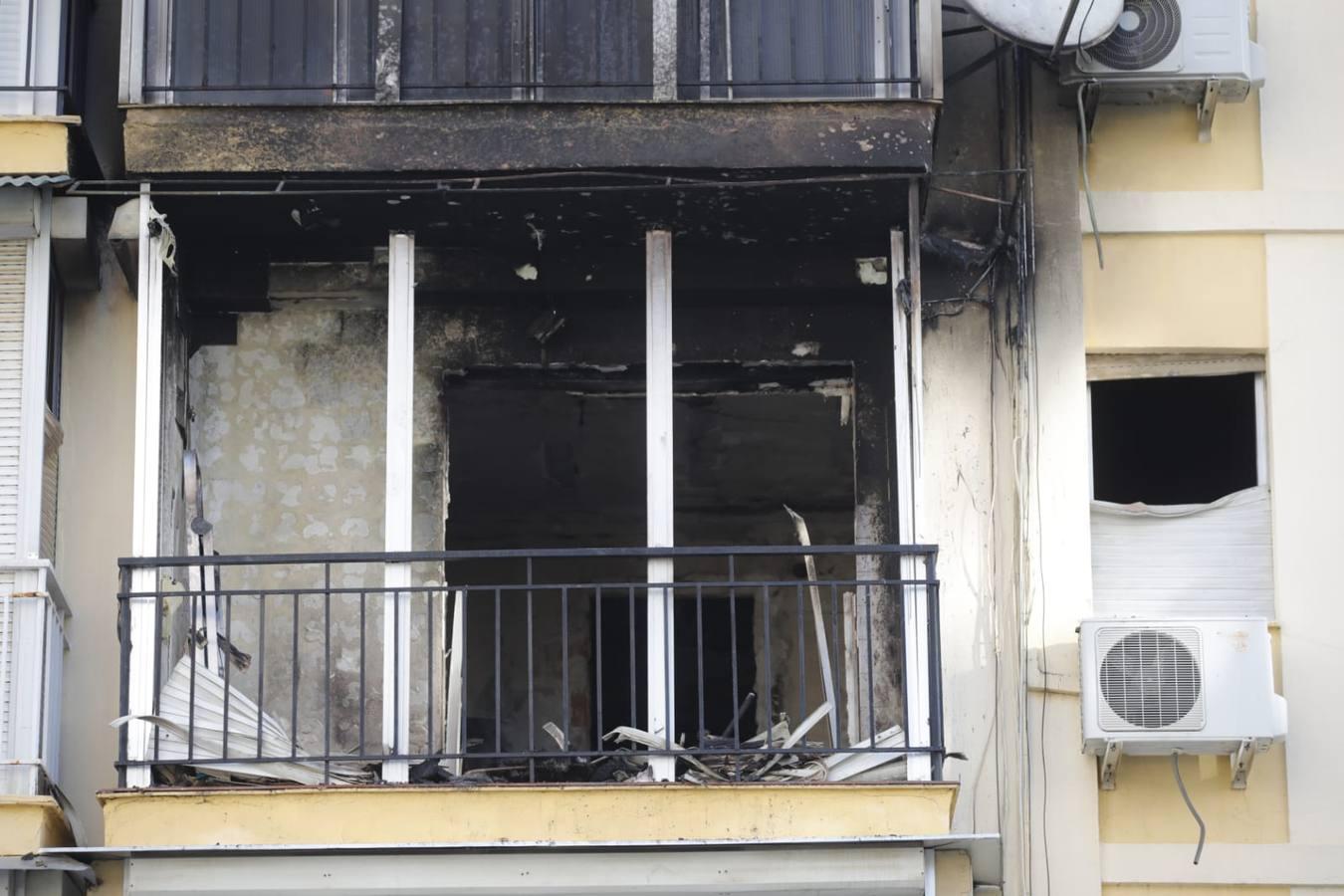 Desalojado un bloque completo de viviendas en La Macarena por un incendio